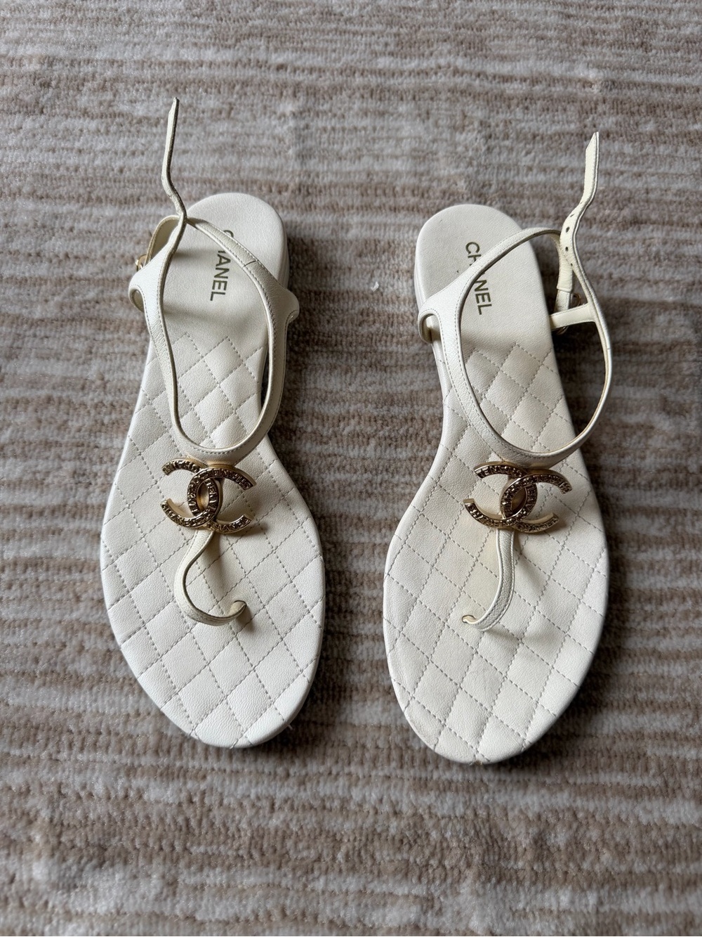 CHANEL off-white Quilted Leather Thong Sandals
